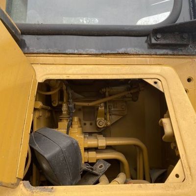 Konstrukcja 121 KM Bulldozer używany Cat D5N z drugiej ręki Wysoka wydajność operacyjna